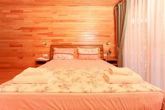 Bungalow, Havuz Manzaralı