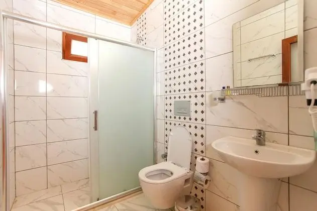 Bungalow, Havuz Manzaralı