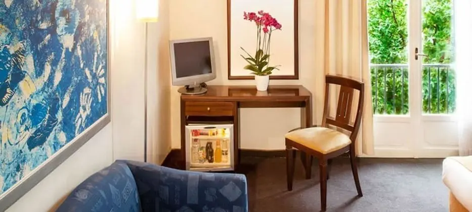 Comfort Tek Büyük veya İki Ayrı Yataklı Oda