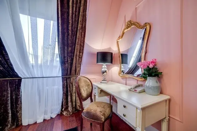 Standard Tek Büyük Yataklı Oda, Avlu Manzaralı