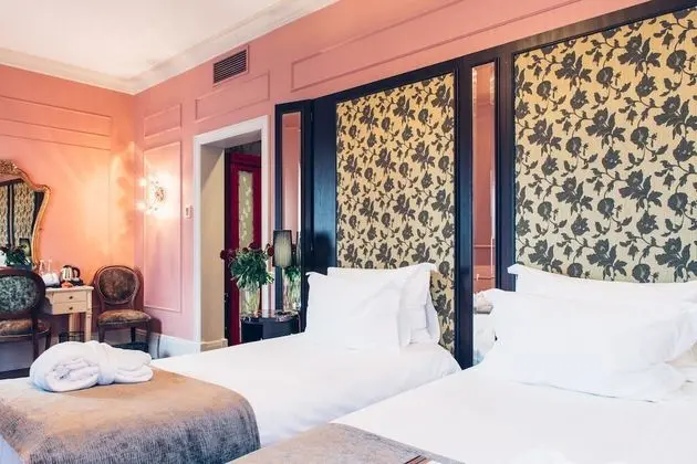 Superior Tek Büyük Yataklı Oda, Avlu Manzaralı