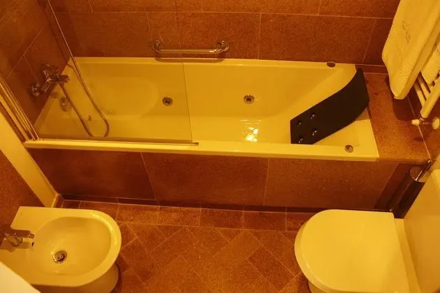 Tek Büyük Yataklı Oda, Dağ Manzaralı