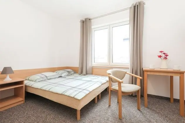 Basic Tek Büyük veya İki Ayrı Yataklı Oda, 2 Çift Kişilik Yatak