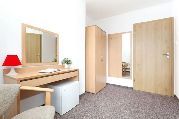 Basic Tek Büyük veya İki Ayrı Yataklı Oda, 2 Çift Kişilik Yatak