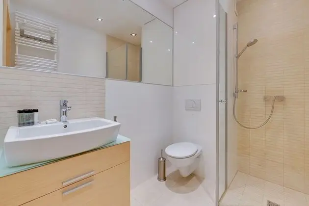 Comfort Apart Daire, 2 Yatak Odası, Avlu Manzaralı