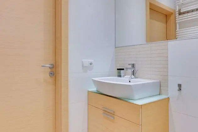 Comfort Apart Daire, 2 Yatak Odası, Avlu Manzaralı