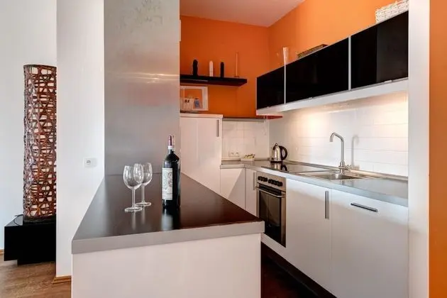 Grand Apart Daire, 1 Yatak Odası, Balkon, Avlu Manzaralı