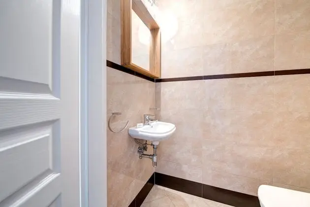 Grand Apart Daire, 1 Yatak Odası, Balkon, Avlu Manzaralı