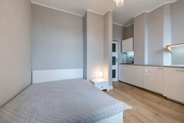 Studio Apartment (with balcony) (2 Adults)