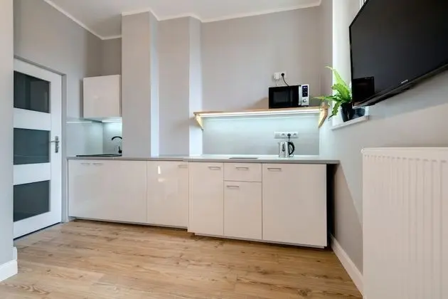 Studio Apartment (with balcony) (2 Adults)
