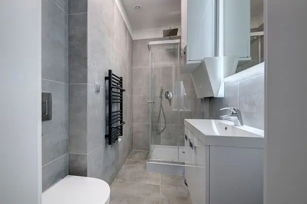 Studio Apartment (with balcony) (2 Adults)