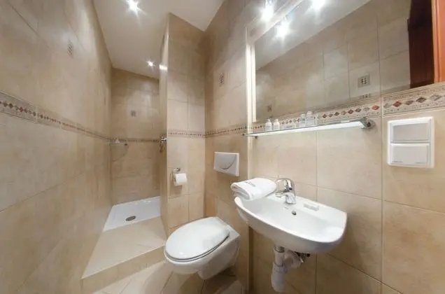 Villa, 5 Yatak Odası, Mutfak (living room,balcony,garden,14 adults)