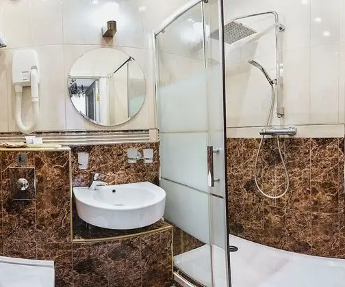 Standard Tek Büyük Yataklı Oda