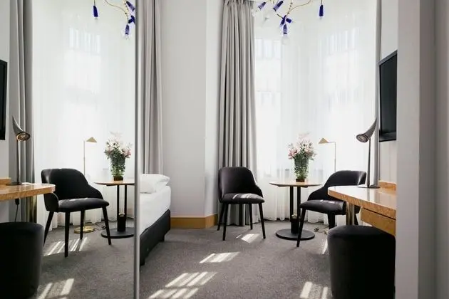 Comfort Tek Büyük Yataklı Oda
