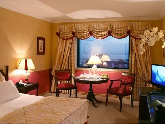 Classic Tek Büyük veya İki Ayrı Yataklı Oda, Nehir Manzaralı