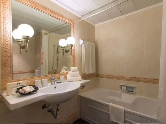 Classic Tek Büyük veya İki Ayrı Yataklı Oda