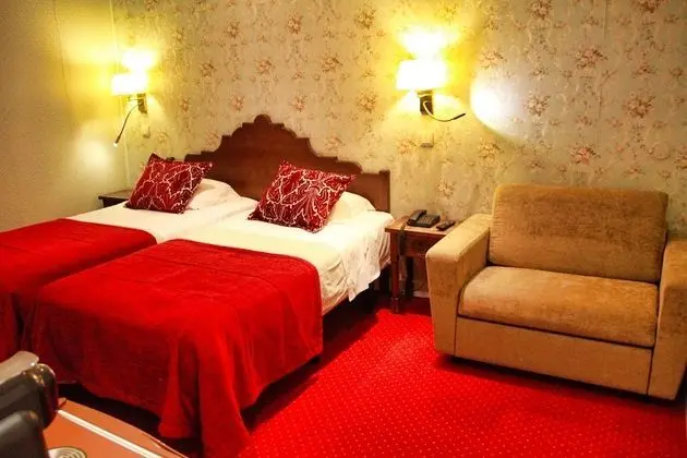 Tek Büyük veya İki Ayrı Yataklı Oda