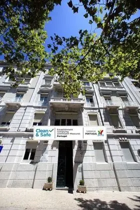 Tek Büyük veya İki Ayrı Yataklı Oda (Extra bed)