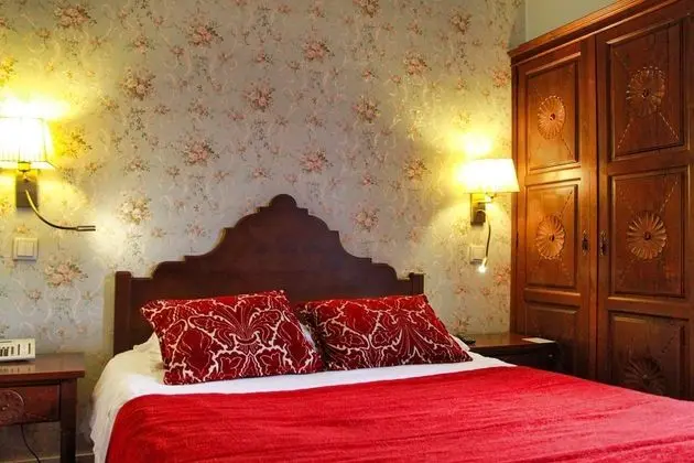 Tek Büyük veya İki Ayrı Yataklı Oda (View on Av. Liberdade)