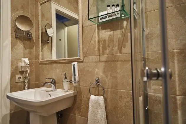 Comfort Tek Büyük Yataklı Oda