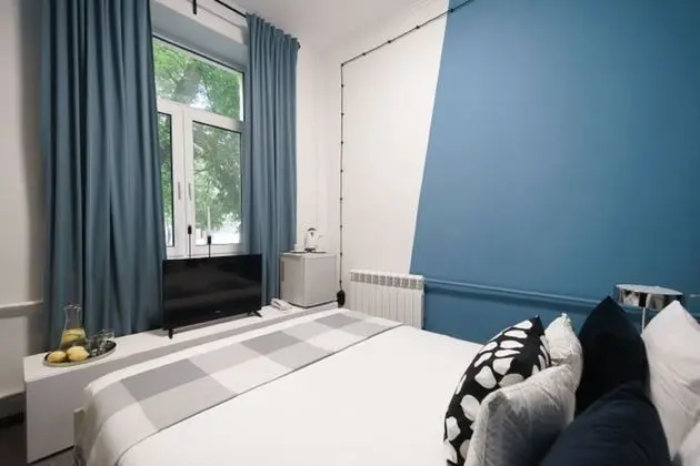 Luxury Tek Büyük Yataklı Oda