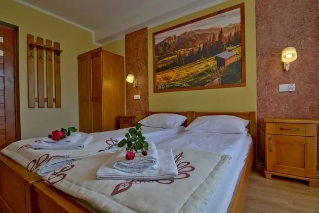 Tek Büyük veya İki Ayrı Yataklı Oda, Balkon, Dağ Manzaralı (Large Room; with an extra bed)