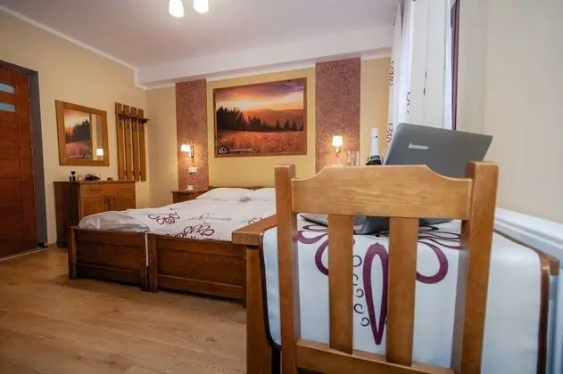 Tek Büyük veya İki Ayrı Yataklı Oda, Balkon, Dağ Manzaralı (Large Room; with an extra bed)