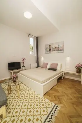 Double Deluxe Studio