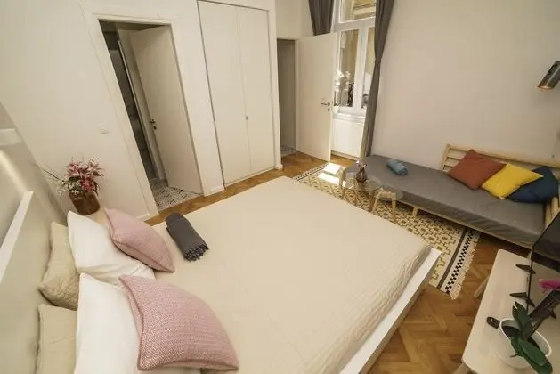 Double Deluxe Studio