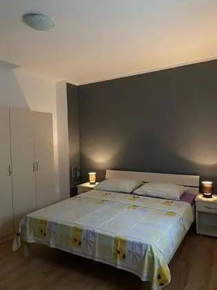 Apart Daire (Domagoj - on the beach - A3 bijeli(2+)
