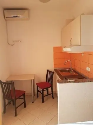 Stüdyo (Domagoj - on the beach - SA5 bijeli(2)