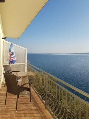 Stüdyo (Domagoj - on the beach - SA5 bijeli(2)