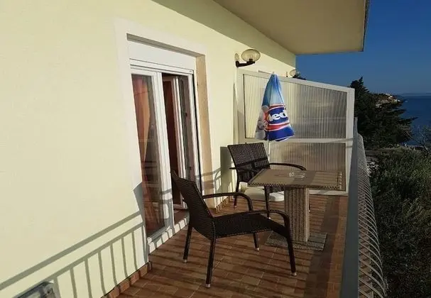 Stüdyo (Domagoj - on the beach - SA5 bijeli(2)