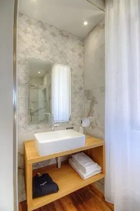 Luxury Tek Büyük Yataklı Oda