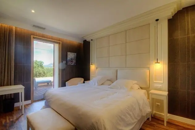 Luxury Tek Büyük Yataklı Oda