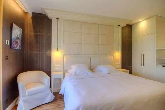 Luxury Tek Büyük Yataklı Oda