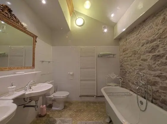 Tek Büyük Yataklı Oda (Trésor du Roi)