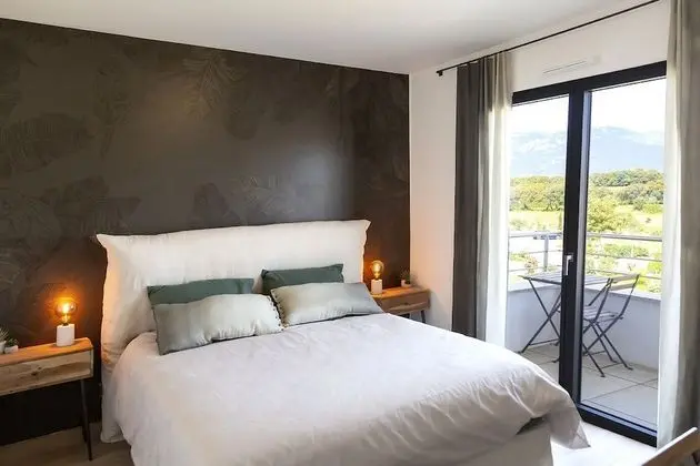 Apart Daire, Engellilere Uygun, Banyolu/Duşlu (Hugo 9)