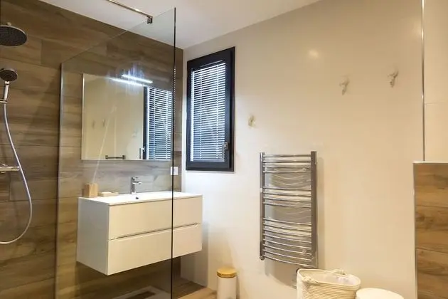 Apart Daire, Engellilere Uygun, Banyolu/Duşlu (Hugo 9)