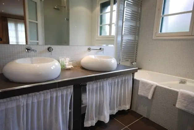 Grand Oda, Özel Banyo, Havuz Manzaralı (Superior)