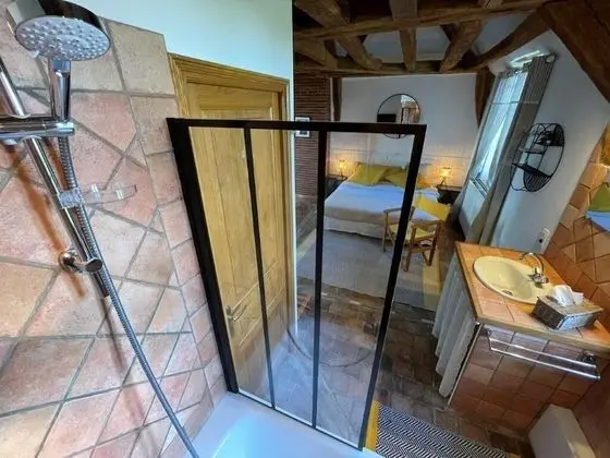 Deluxe Tek Büyük Yataklı Oda, Banyolu/Duşlu, Bahçe Manzaralı (Santa Teresa)