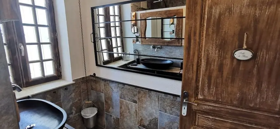 Tek Büyük Yataklı Oda (Evasion)