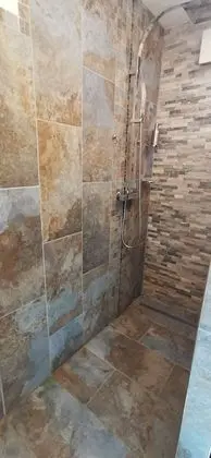 Tek Büyük Yataklı Oda (Evasion)