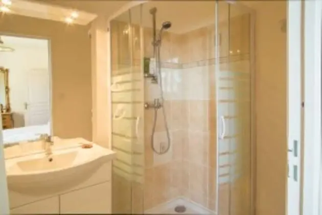 Tek Büyük Yataklı Oda (Jaune)