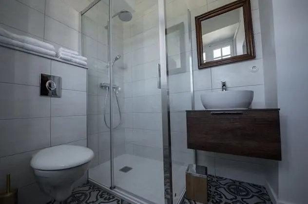 Tek Büyük veya İki Ayrı Yataklı Oda (Colette)