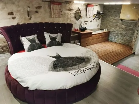 Tek Büyük Yataklı Oda (La chambre des Délices)