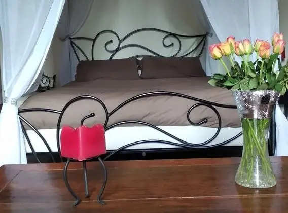 Tek Büyük Yataklı Oda (L’Intrigante)