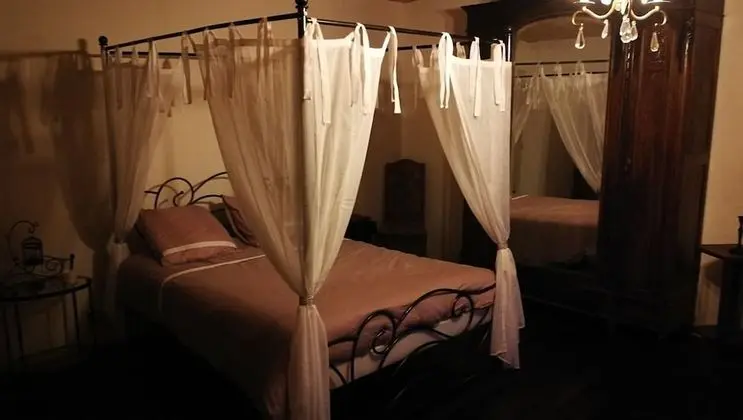 Tek Büyük Yataklı Oda (L’Intrigante)