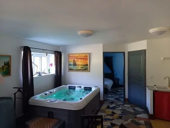 Deluxe Apart Daire, Sıcak Su Havuzu