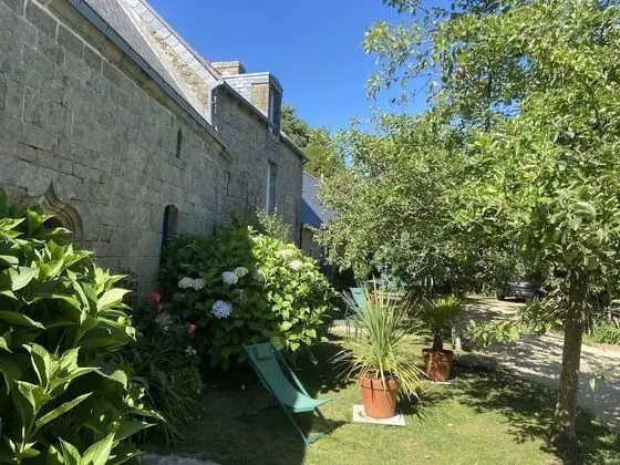 Classic Tek Büyük Yataklı Oda, Banyolu/Duşlu, Bahçe Manzaralı (The Wee Room)